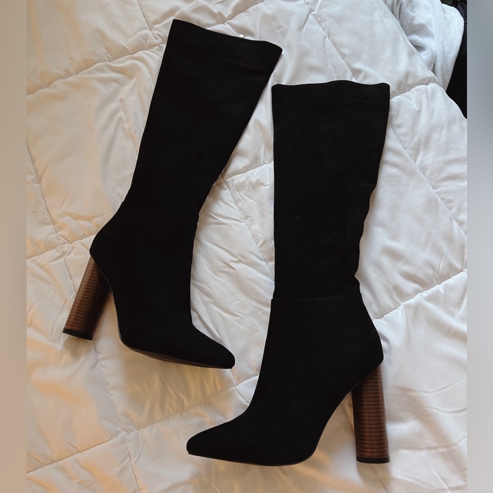 Lulu’s black suede knee high boots new 8.5